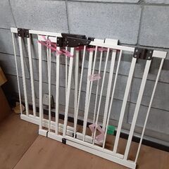 ベビーゲート(ロック部ダークブラウン)突っ張りタイプ　の画像