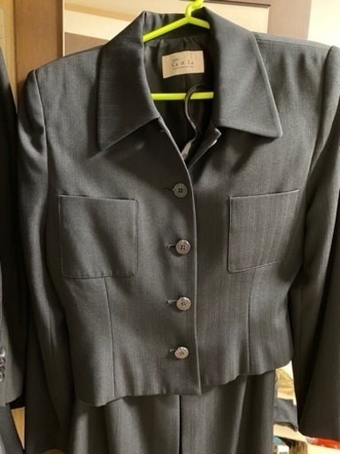 黒、スーツ 値下げ