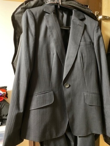 スーツ
