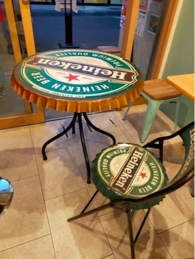 ハイネケーンテーブル、椅子セット