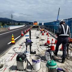 新規現場スタッフ及び協力業者募集中！未経験でも丁寧に教えます！現場が早く終わった日はサーフィンや釣り各々趣味の時間に...の画像