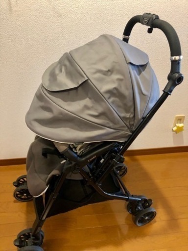 Combi ベビーカー　取り引き中