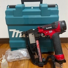 マキタ ❇️ 高圧フロアタッカーの画像