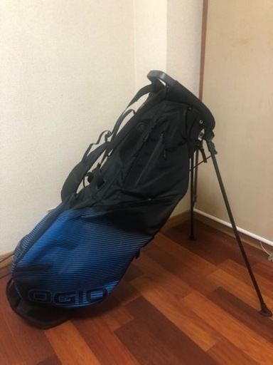 OGIOのスタンドタイプキャディーバック