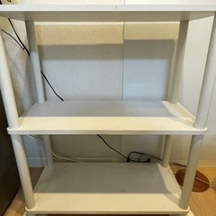 白い棚の画像