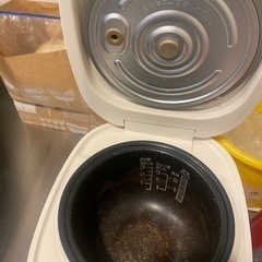 無印良品しゃもじ置き付き炊飯器３合の画像