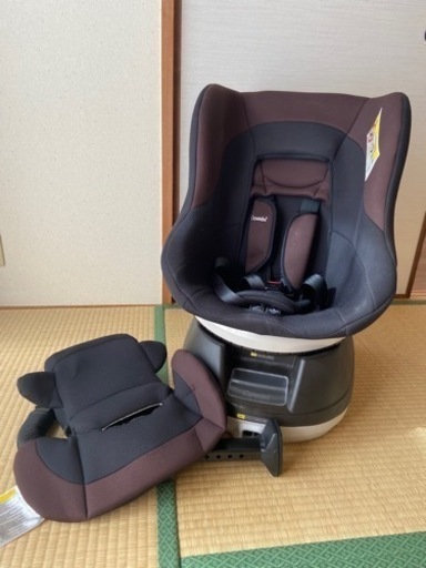 Combi チャイルドシート