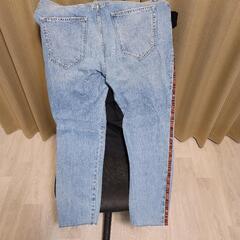 【ブランド:Bershka】デニムパンツの画像