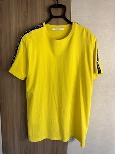 GIVENCHY ジバンシー 袖ロゴワッペン