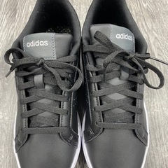 adidas スニーカー　23cm 新品未使用
