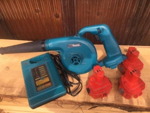 マキタ充電ブロワUB120D 電池3個付
