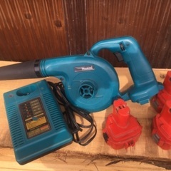 マキタ充電ブロワUB120D 電池3個付