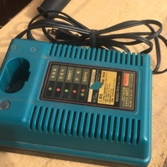 マキタ充電ブロワUB120D 電池3個付の画像