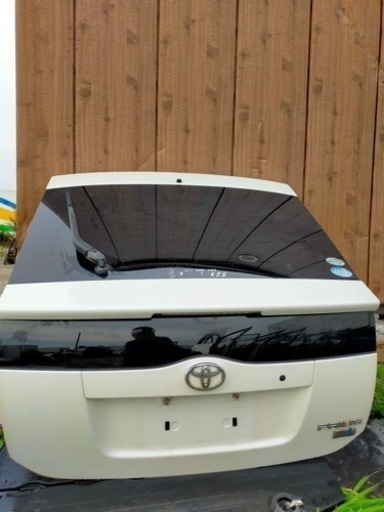 値段下げました　中古 トヨタ プリウス ドア 右前、左前、右後、左後、トランクドア。