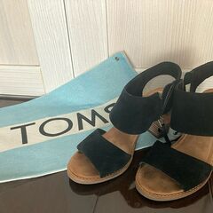 👡TOMSシューズの黒サンダル