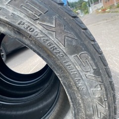 ファルケンスパイクタイヤ4本305/45r22の画像