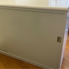 今月処分　キャビネット　スチール製　白　グレーの画像
