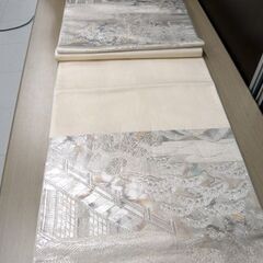 古京錦 二重引箔 風景模様 帯 六通 白系 長さ約417cm 幅約30.5cm 和装 中古 苫小牧西店の画像