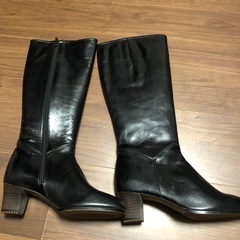 23センチロングブ-ツになります