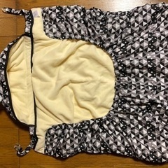 抱っこ紐やベビーカーにつけられる防寒カバーの画像
