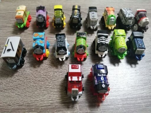 ミニミニトーマス　きかんしゃトーマス　光る　おもちゃ　電車　パーシー　トビー　スペンサー？