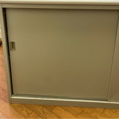 今月処分　キャビネット　スチール製　白　グレーの画像