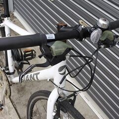 GIANT ESCAPE R3(ジャイアント エスケープR3)ホワイト【2015-16年】安心の定番クロスバイク！　変速：3×8ｓ　サイズ：S　格安！前回即売れにつき、もう一台出品！の画像