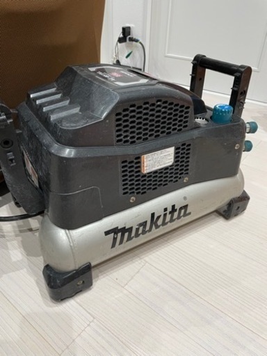 マキタ コンプレッサー makita エアーコンプレッサー　ac461xl