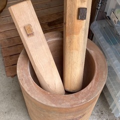 臼と杵2本セット、餅用木製のし台の画像