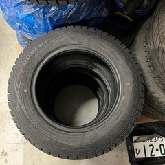 スタッドレスタイヤ！14インチ　175/70R14 ウィンターマックス