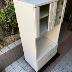 💕【無料😊】白い食器棚の画像
