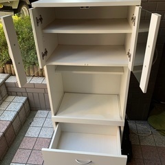 💕【無料😊】白い食器棚の画像
