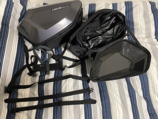 TANAX カービングシェルケース　サイドバッグ　カーボン柄