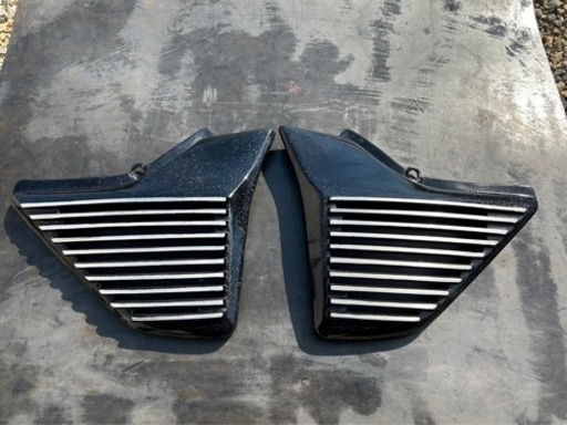 gsx400インパルス　GK7CA 　サイドカバー