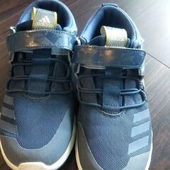 adidas スニーカー スターウォーズコラボの画像