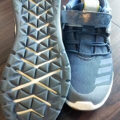 adidas スニーカー スターウォーズコラボの画像