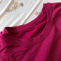 ピンク　半袖Tシャツの画像