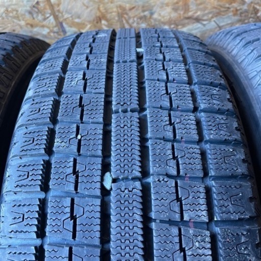 バリ山　TOYO トーヨー　GARIT G5 215/50R17 スタッドレス タイヤ　2017年製　17インチ
