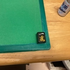 麻雀牌（ほぼ新品）及び麻雀用マット（タバコや飲食物の跡無し）の画像