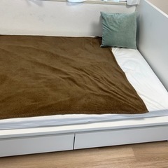 IKEA マルム　ダブルベッド　フレーム