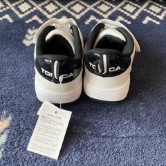 新品未使用のトミカ靴　17センチの画像