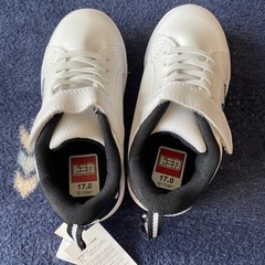 新品未使用のトミカ靴　17センチの画像