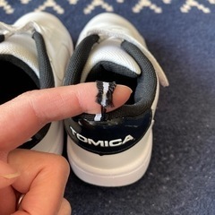 新品未使用のトミカ靴　17センチの画像