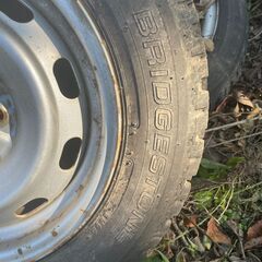 スパイクタイヤ/ホイールセット　185/65/Ｒ14の画像