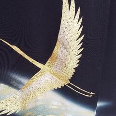 差し上げます。黒留袖 ② リメイク、手芸材料にの画像