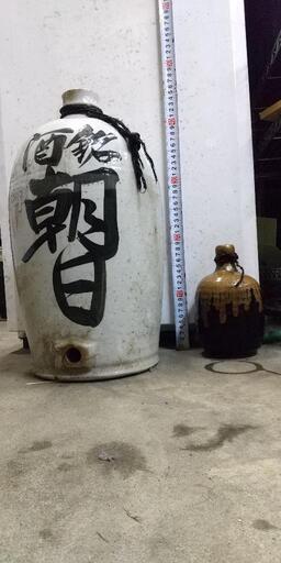 大きい徳利とそこそこの徳利