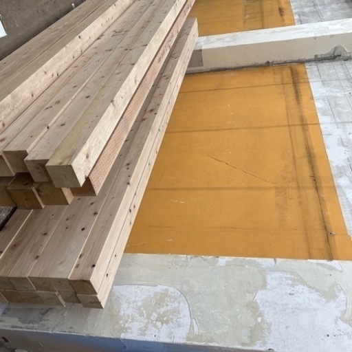 建築用　柱　ヒノキ材