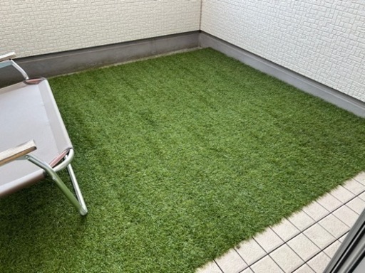 ニトリ　ジョイント人工芝＋タイル（68枚）