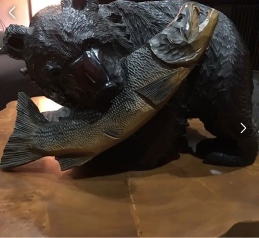 超特大木彫り熊