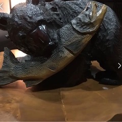 超特大木彫り熊の画像